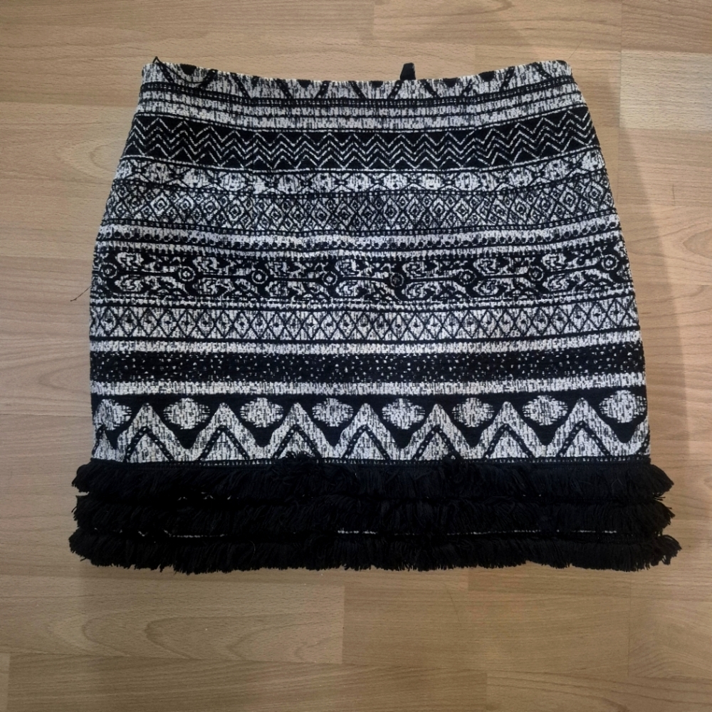 Romeo & Juliet Couture Black and White Mini Pencil Skirt